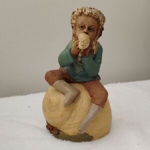 Vans Figurine with Green and Brown Details